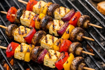 Bild på Grillspett med halloumi och grönsaker